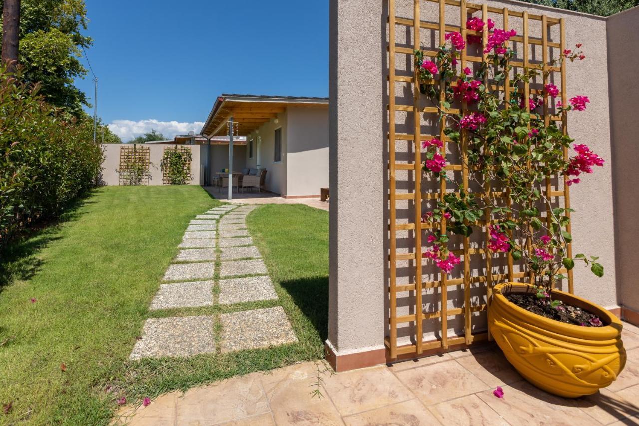 Villa Messinian Monte E Mare Kalamata Exterior foto